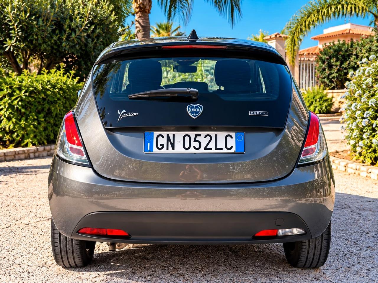 Lancia Ypsilon 1.0 FireFly 5 porte S&S Hybrid Silver