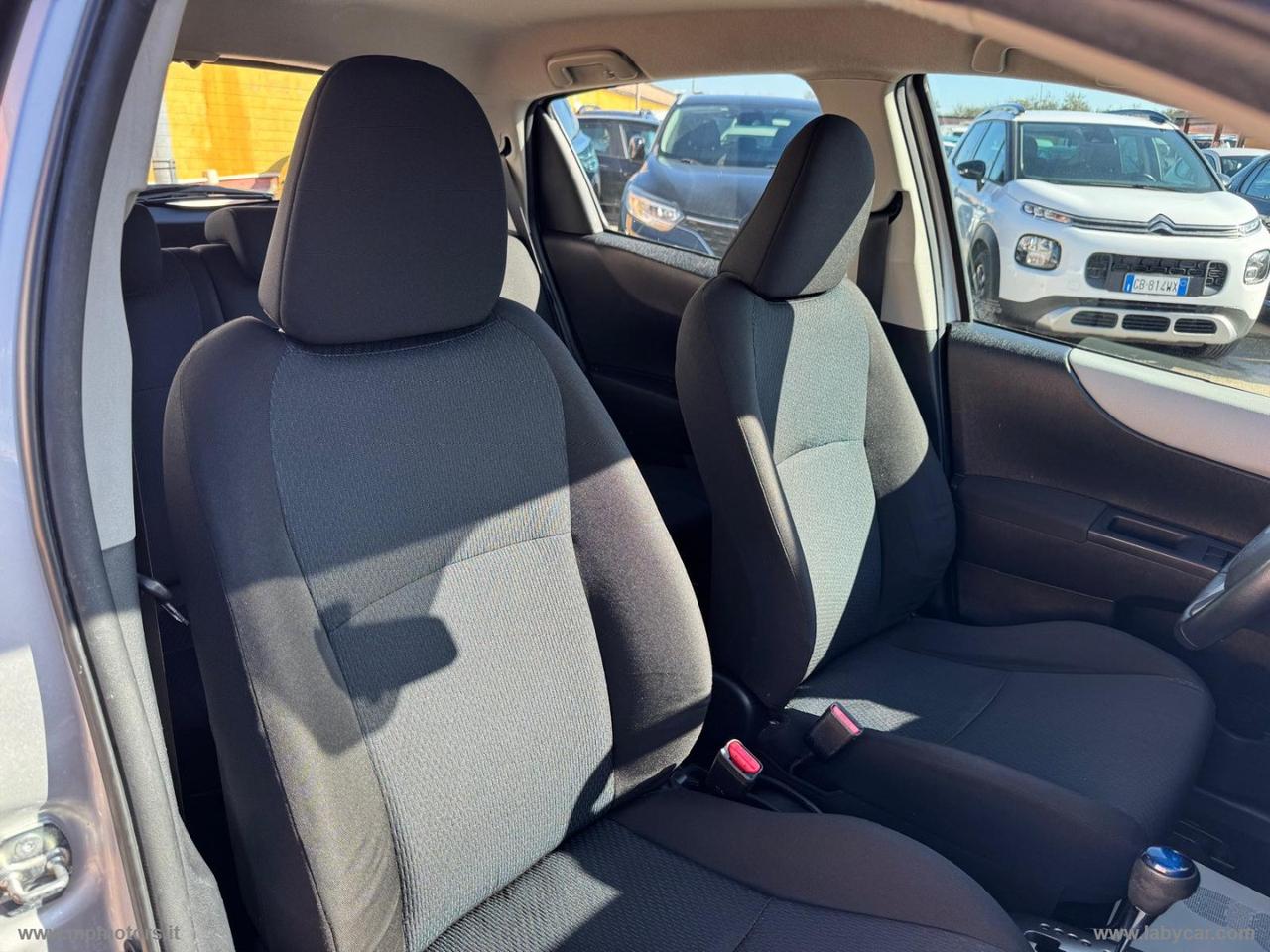 TOYOTA YARIS LOUNGE HYBRID 1.5 75CV