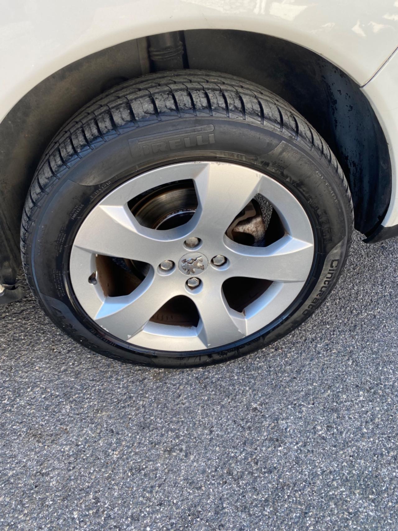 Peugeot 3008 1.6 HDi 112CV Premium