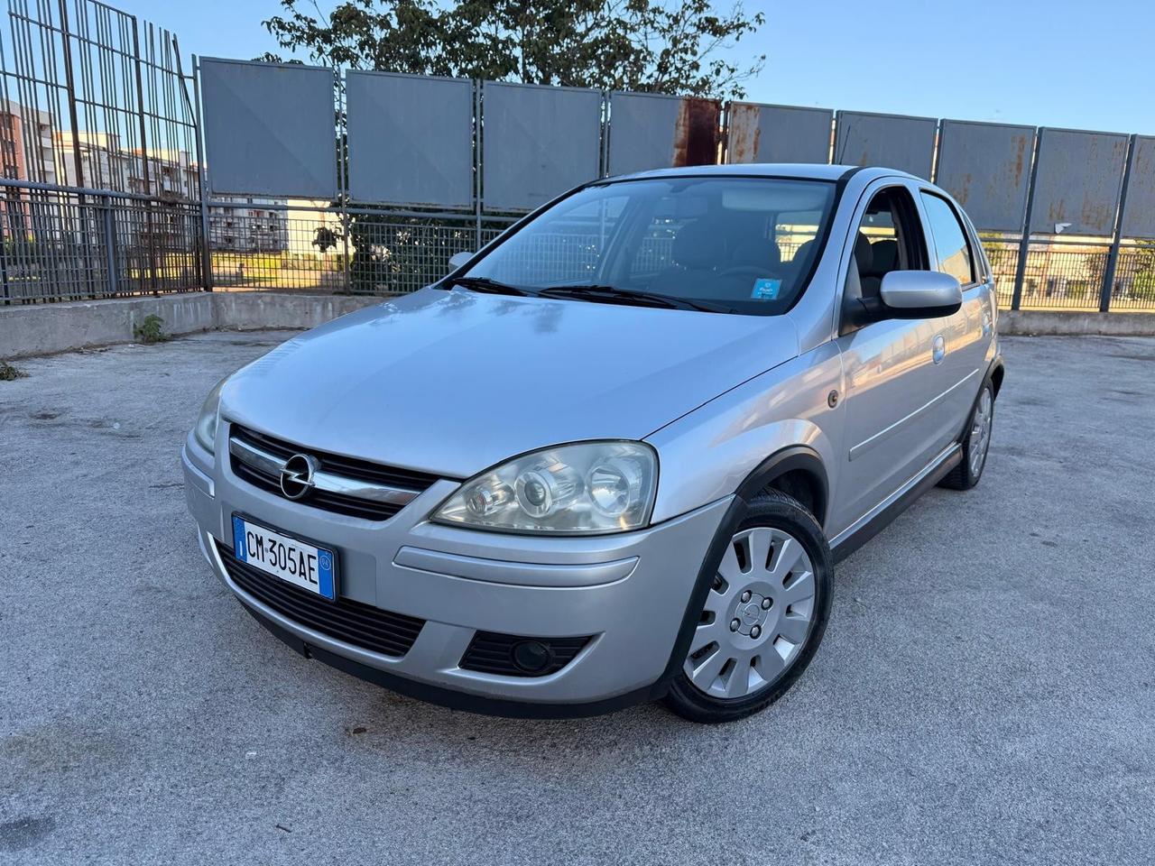 Opel Corsa 1.2i 16V cat 5 porte Enjoy
