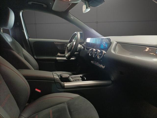 MERCEDES-BENZ GLA 180 Automatic Premium amg-line