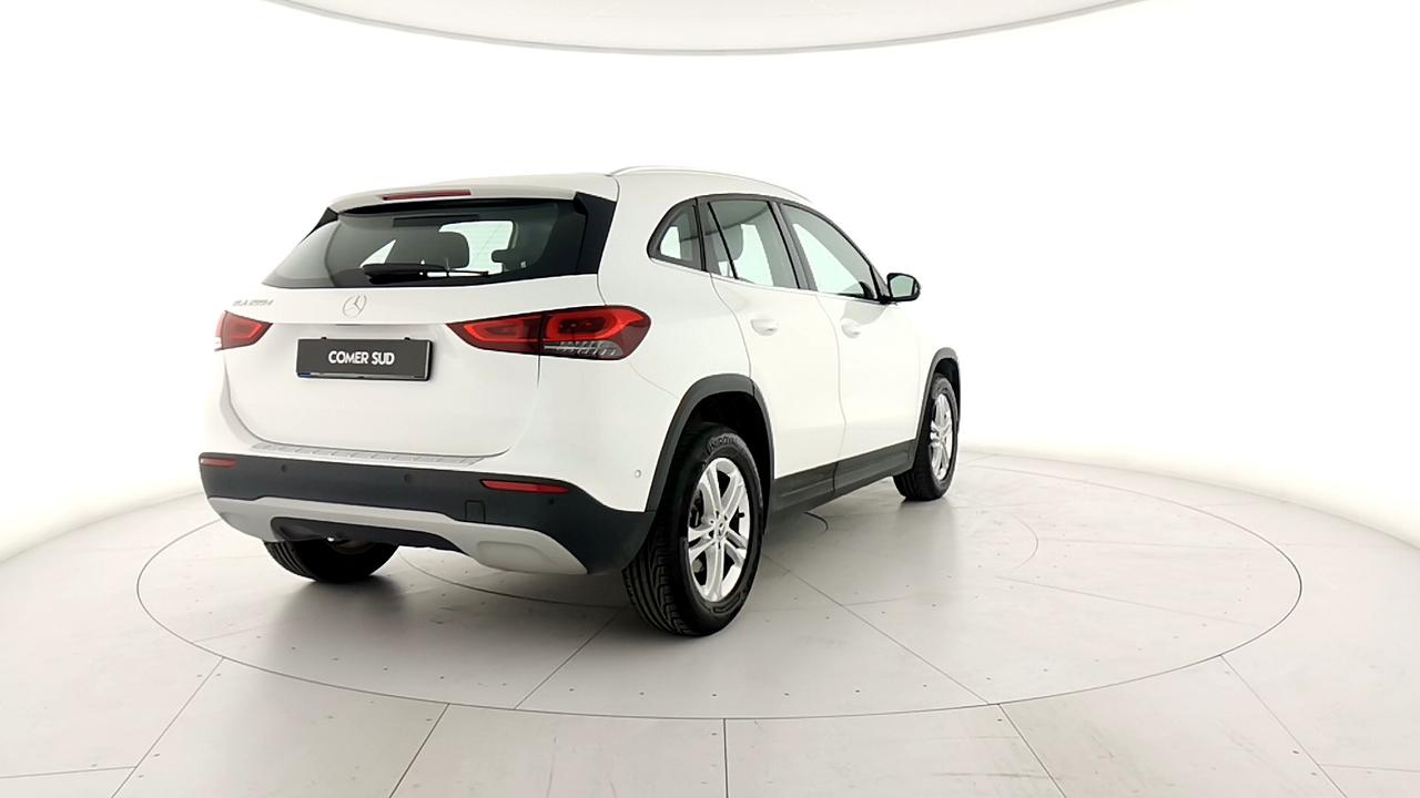 Mercedes-Benz GLA-H247 2020 - GLA 200 d Business auto
