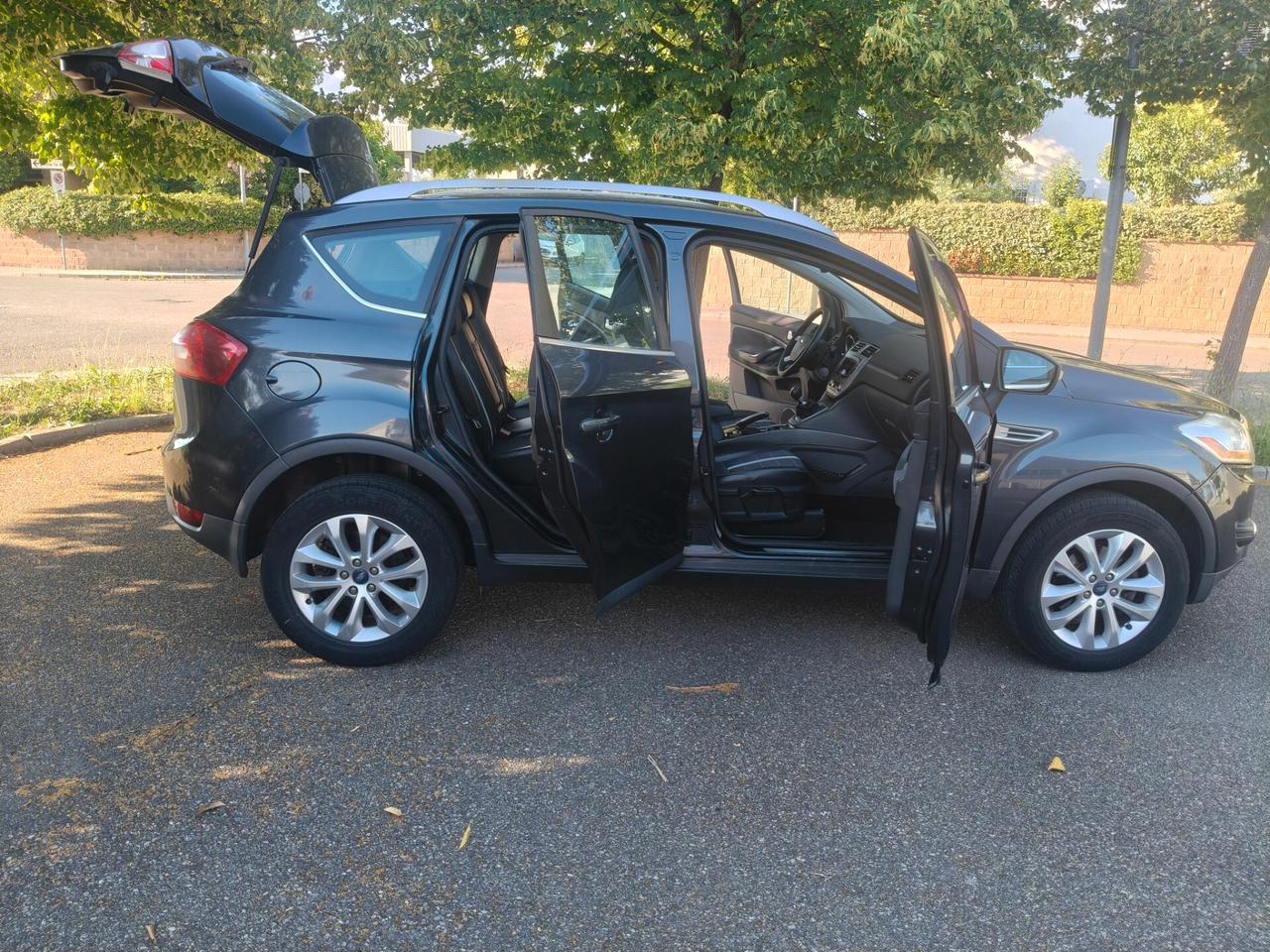 Ford Kuga 2.0 TDCi 4WD SOLO 128.000 KM