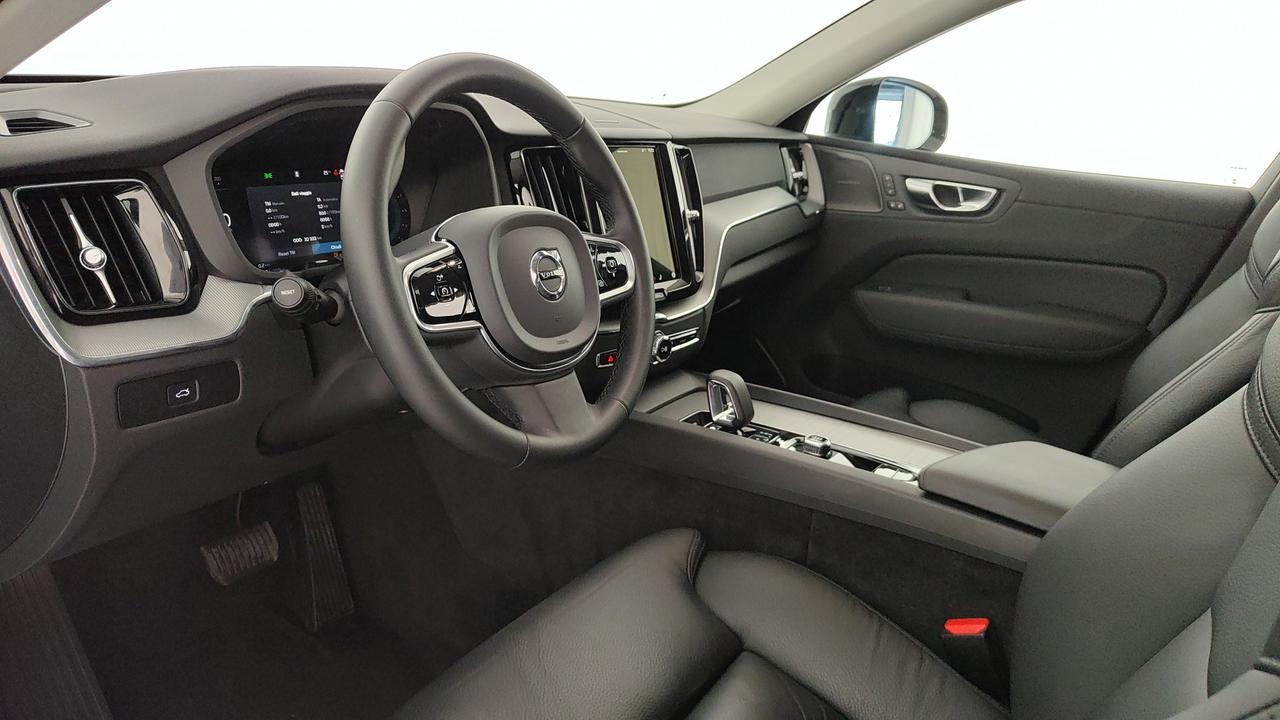 VOLVO XC60 2.0 b4 Plus Dark auto