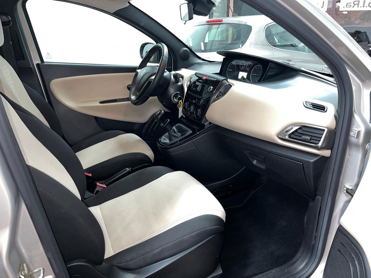 Lancia Ypsilon 1.2 - 2014