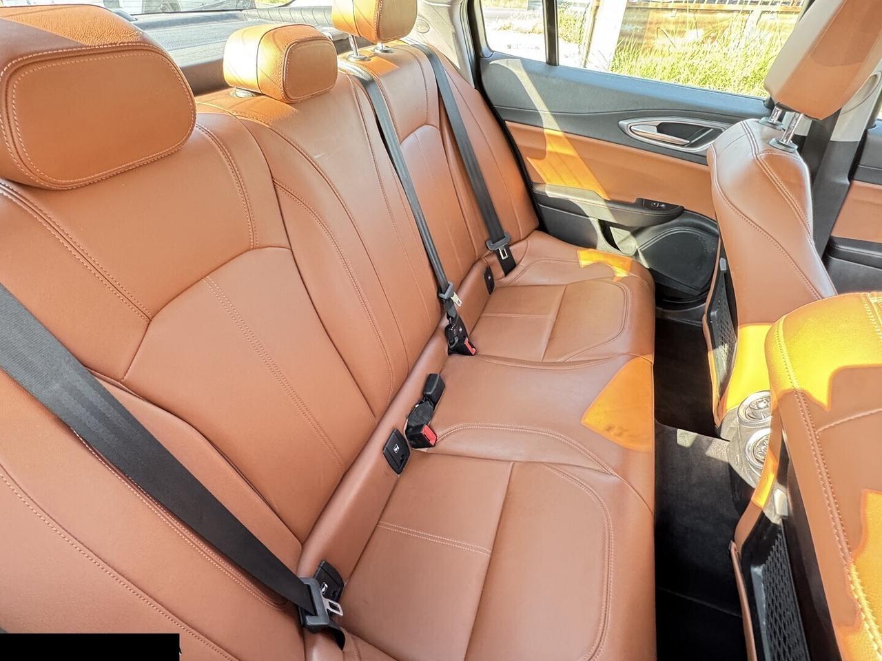 ALFAROMEO GIULIA BUSINESS navi pelle clima