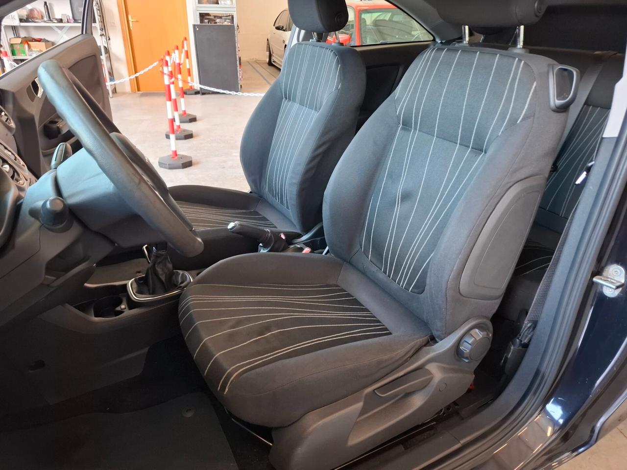Opel Corsa 1.2 3 porte Sport