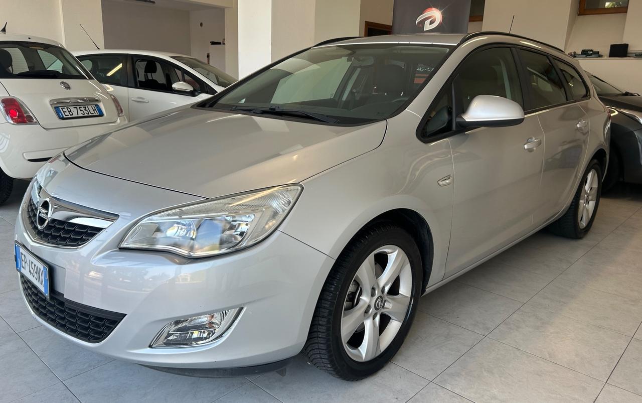 Opel Astra 1.7 CDTI 81KW 2012
