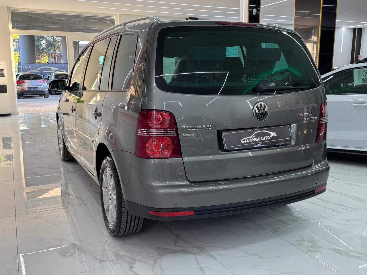 Volkswagen Touran 2.0 F DSG Highline