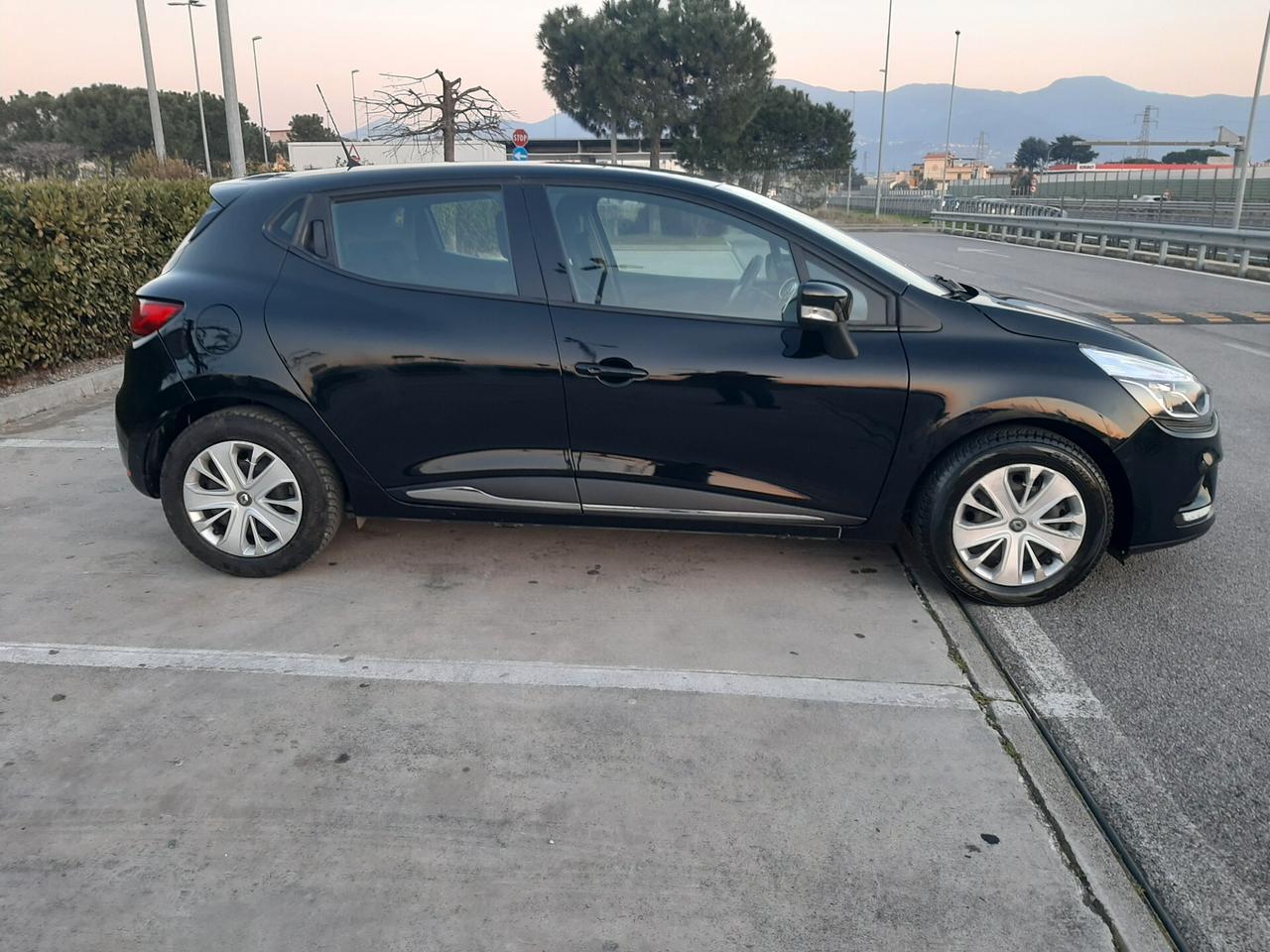 Renault Clio dCi 8V 75 CV 5 porte Duel