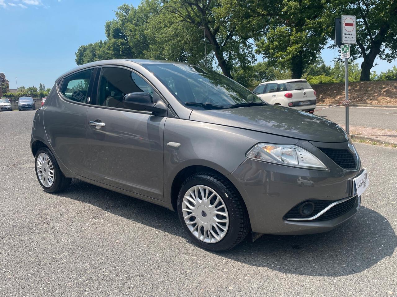 Lancia Ypsilon 1.2 69 CV 5 porte GPL Ecochic Gold - OK NEOPATENTATI
