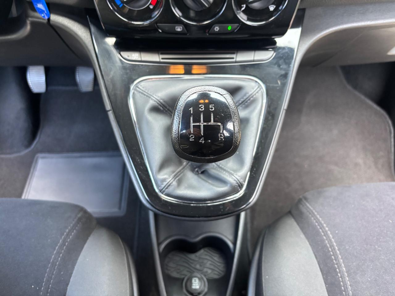 Lancia Ypsilon 0.9 TwinAir 85 CV 5 porte S&S Gold OK NEOPATENTATI