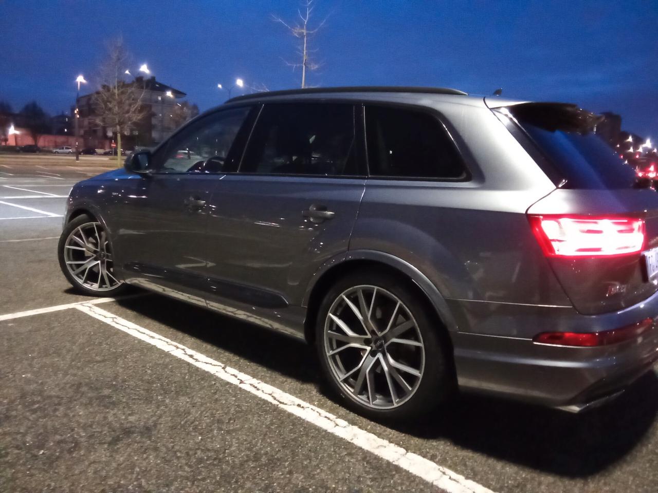 Audi Q7 SQ7 4.0 V8 TDI quattro tiptronic Business Plus