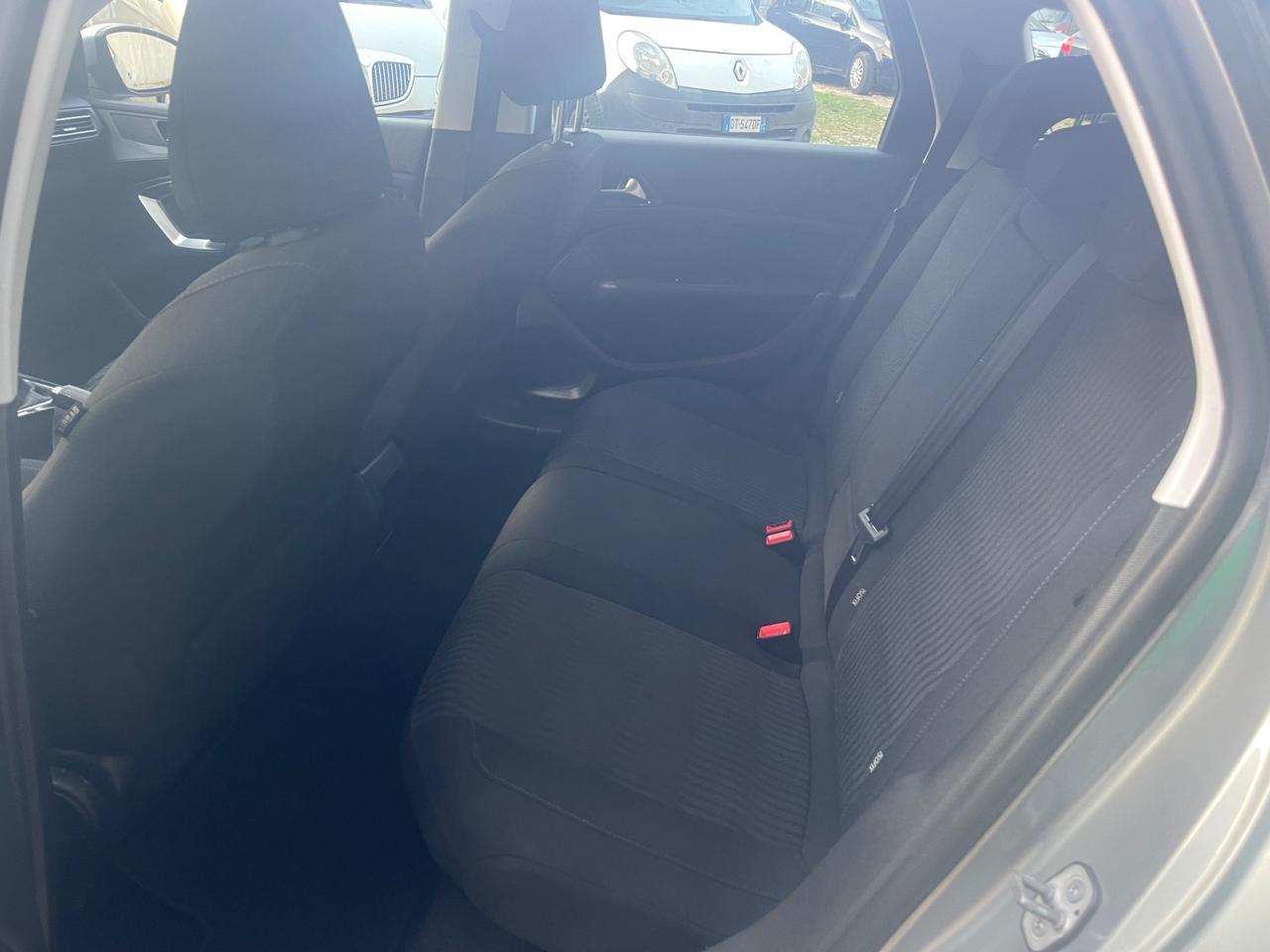 Peugeot 308 BlueHDi 100 S&S SW Business