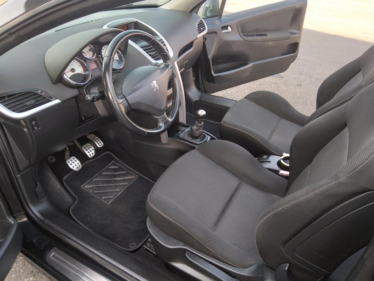 Peugeot 207 1.6 HDi 110CV CC Roland Garros anche per neopatentati