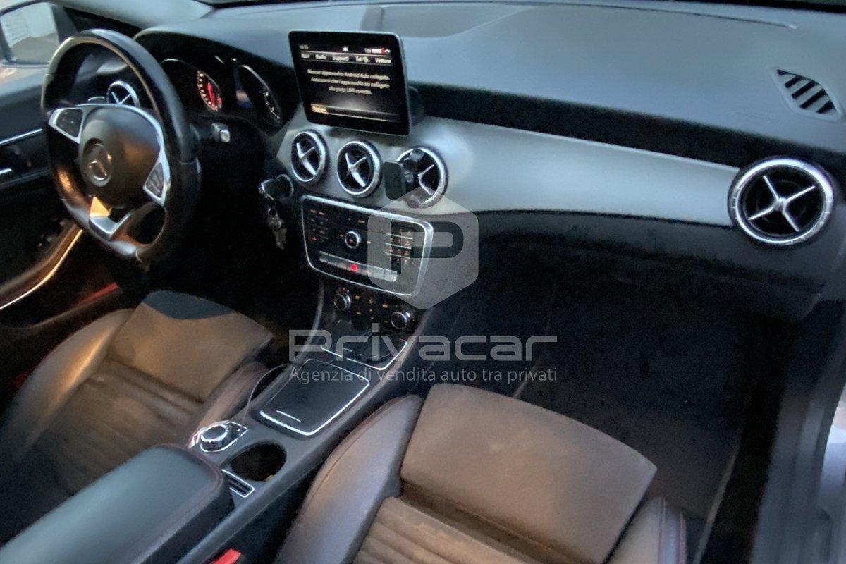MERCEDES CLA 200 d Automatic Premium