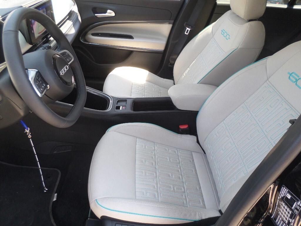 Fiat 600 Hybrid 100 CV DCT MHEV La Prima