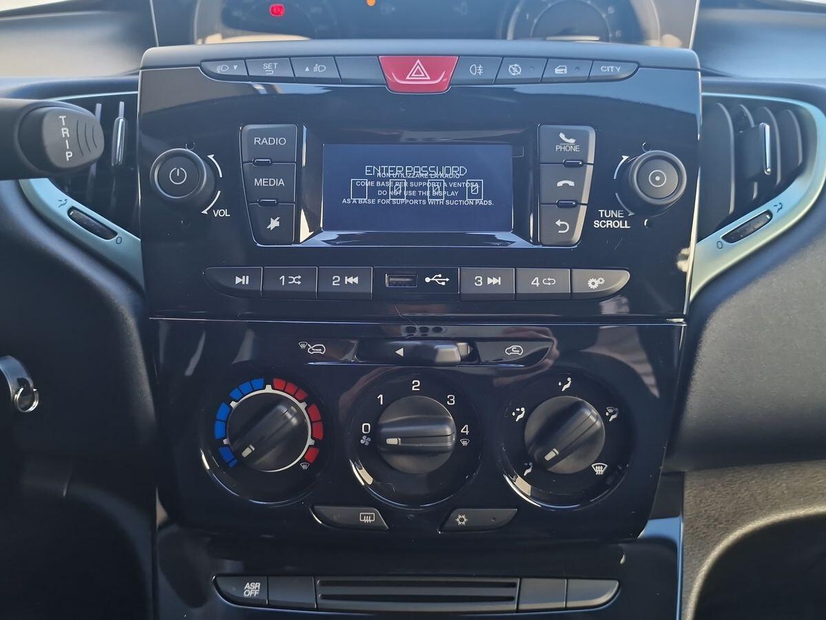 LANCIA YPSILON 1.0 IBRIDO ORO