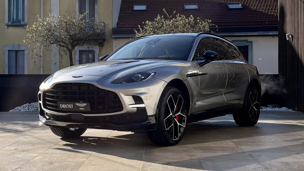 ASTON MARTIN DBX707 4.0