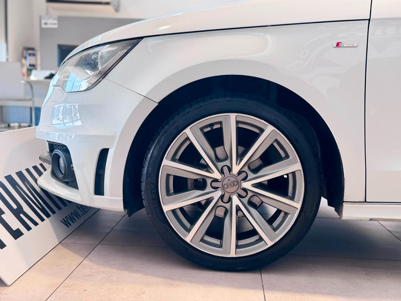 Audi A1 SPB 1.6 TDI Admired 90cv S-LINE