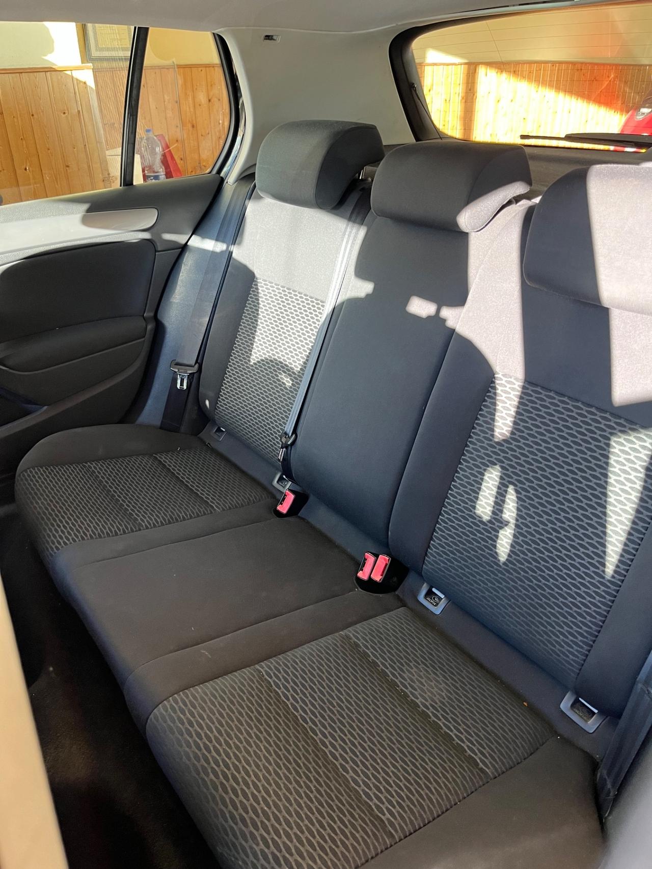 Volkswagen Golf 1.6 TDI DPF 5p. Highline