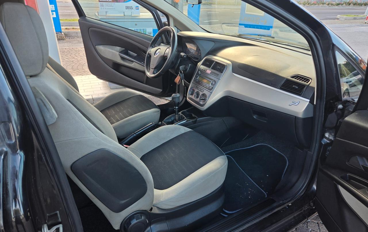 Fiat Grande Punto 1.3 MJT 75 CV 3 porte con 302.000km Neopatentati