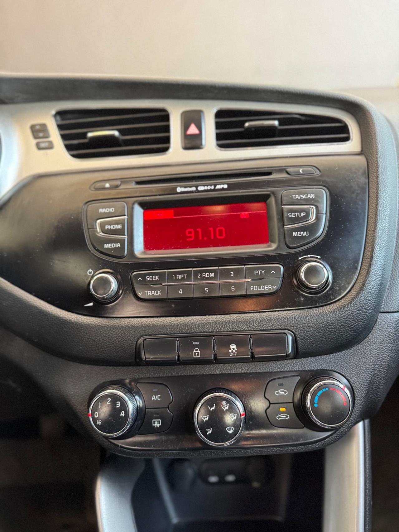 Kia Ceed cee'd 1.4 CRDi 5 porte Cool