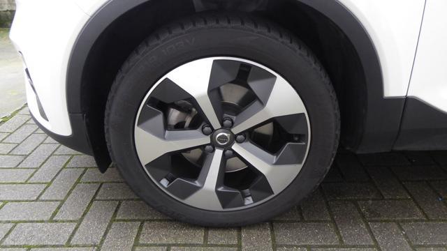 VOLVO XC40 B3 automatico Plus Dark