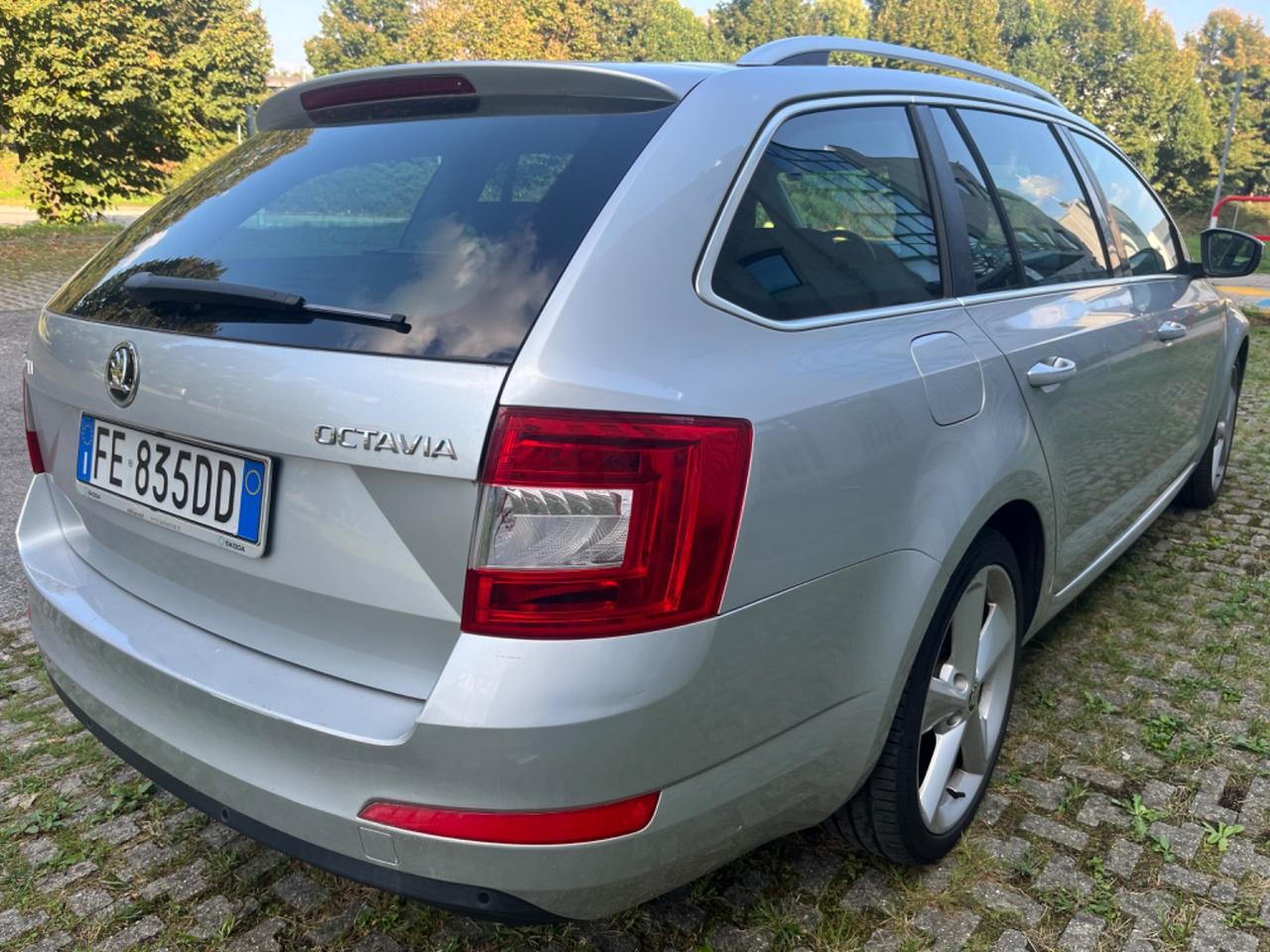 Skoda octavia 1.6 tdi dsg 2016 full int. pelle