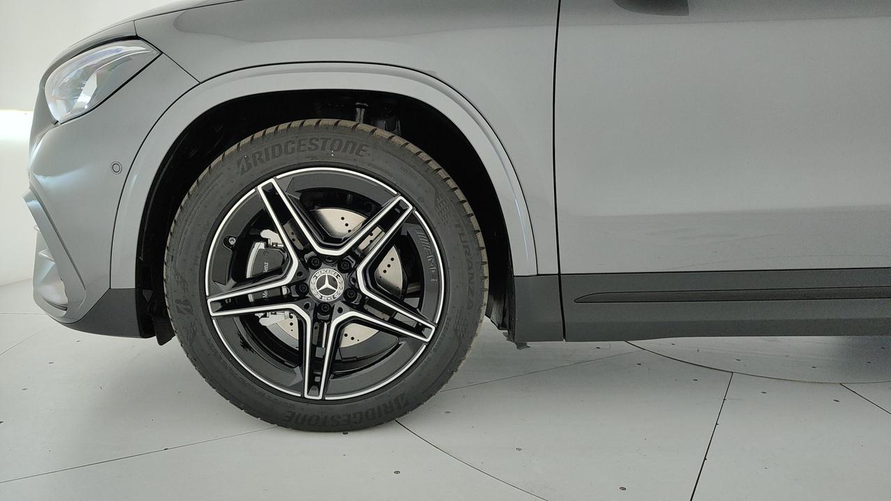 Mercedes-Benz GLA 200 d automatic