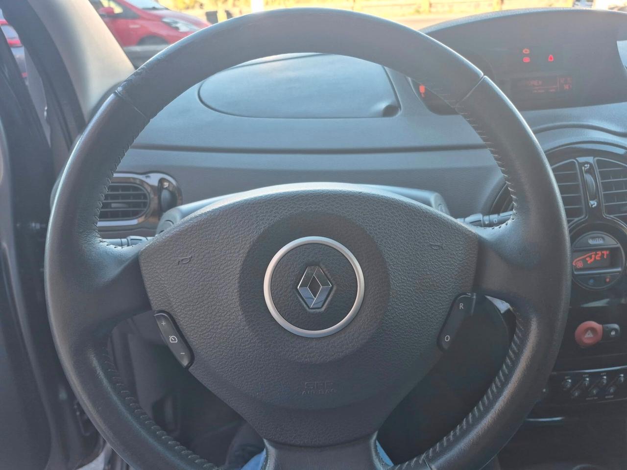 Renault Modus Grand 1.2 16V P-E-R-F-E-T-T-A---