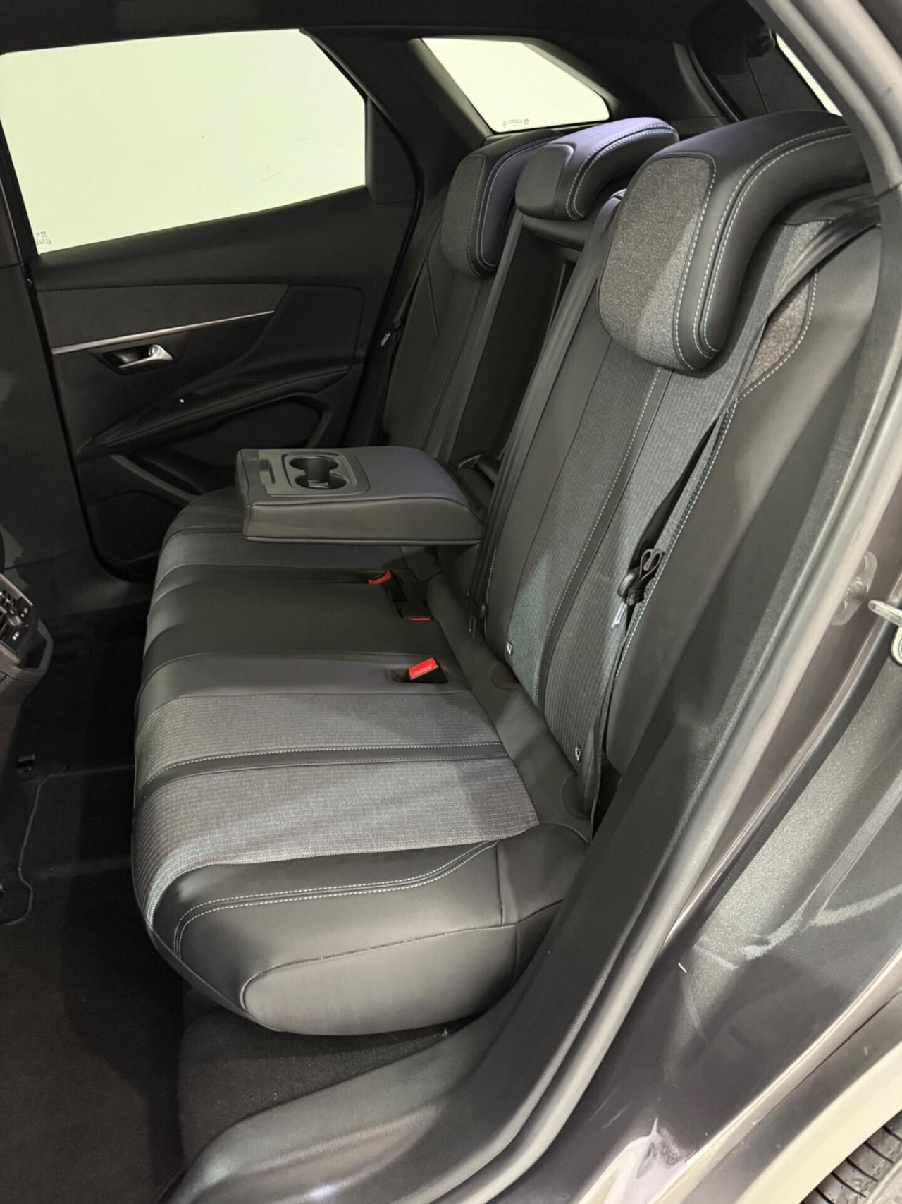 PEUGEOT 3008 ALLURE PACK UNICO PROPRIETARIO CON IVA ESPOSTA