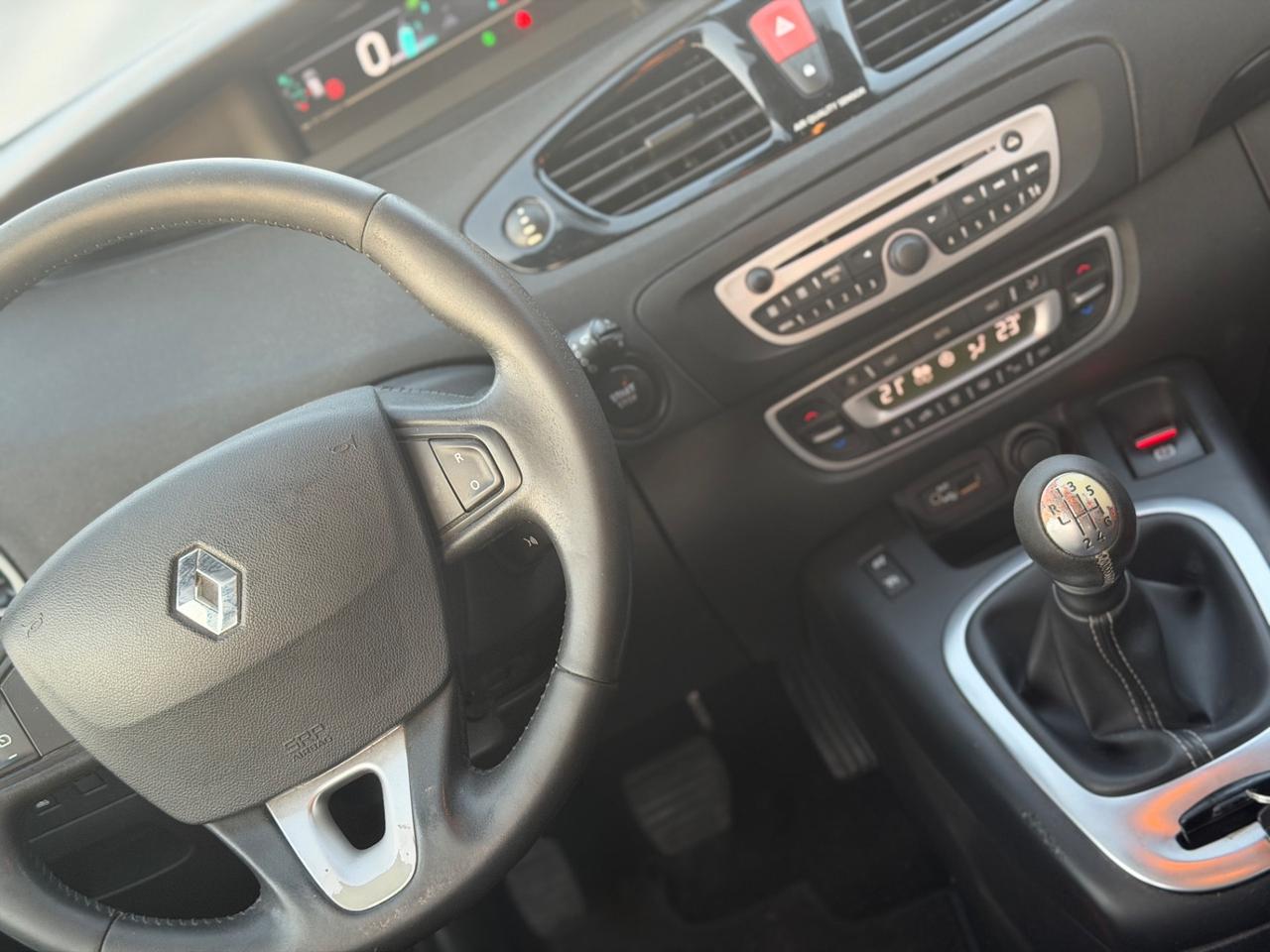 Renault SCENIC 1.5 DIESEL 2011 - RETROCAMERA