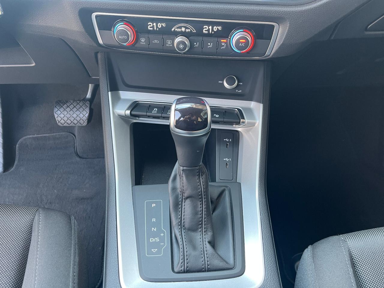 Audi Q3 40 TDI quattro S tronic Business