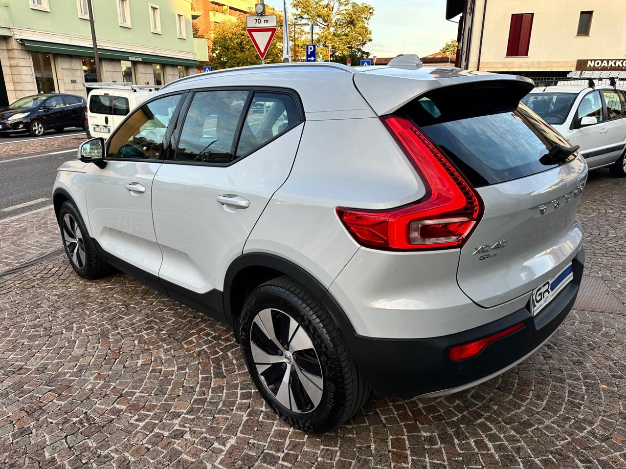 Volvo XC40 T3 Geartronic Momentum Core -km Certificati