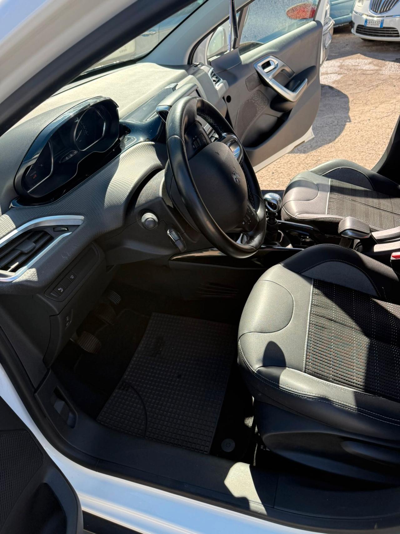 Peugeot 2008 BlueHDi 100 S&S Allure