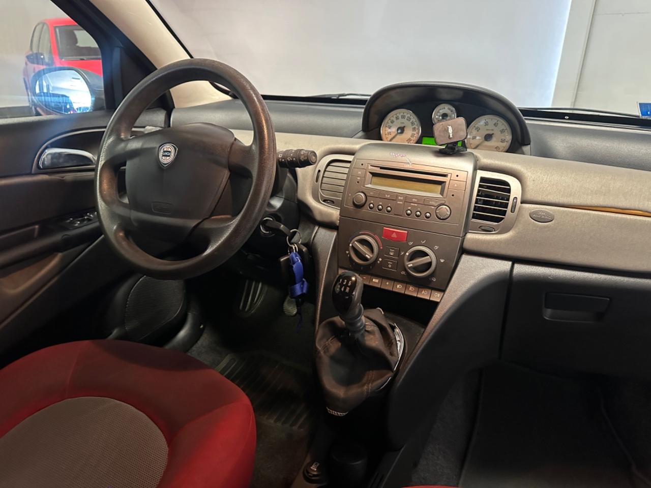 LANCIA YPSILON 1.2 NEOPATENTATI 60CV
