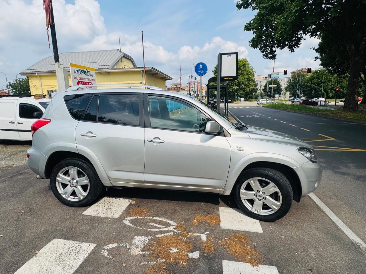 Toyota RAV 4 Crossover 2.2 D-Cat 177 CV Luxury