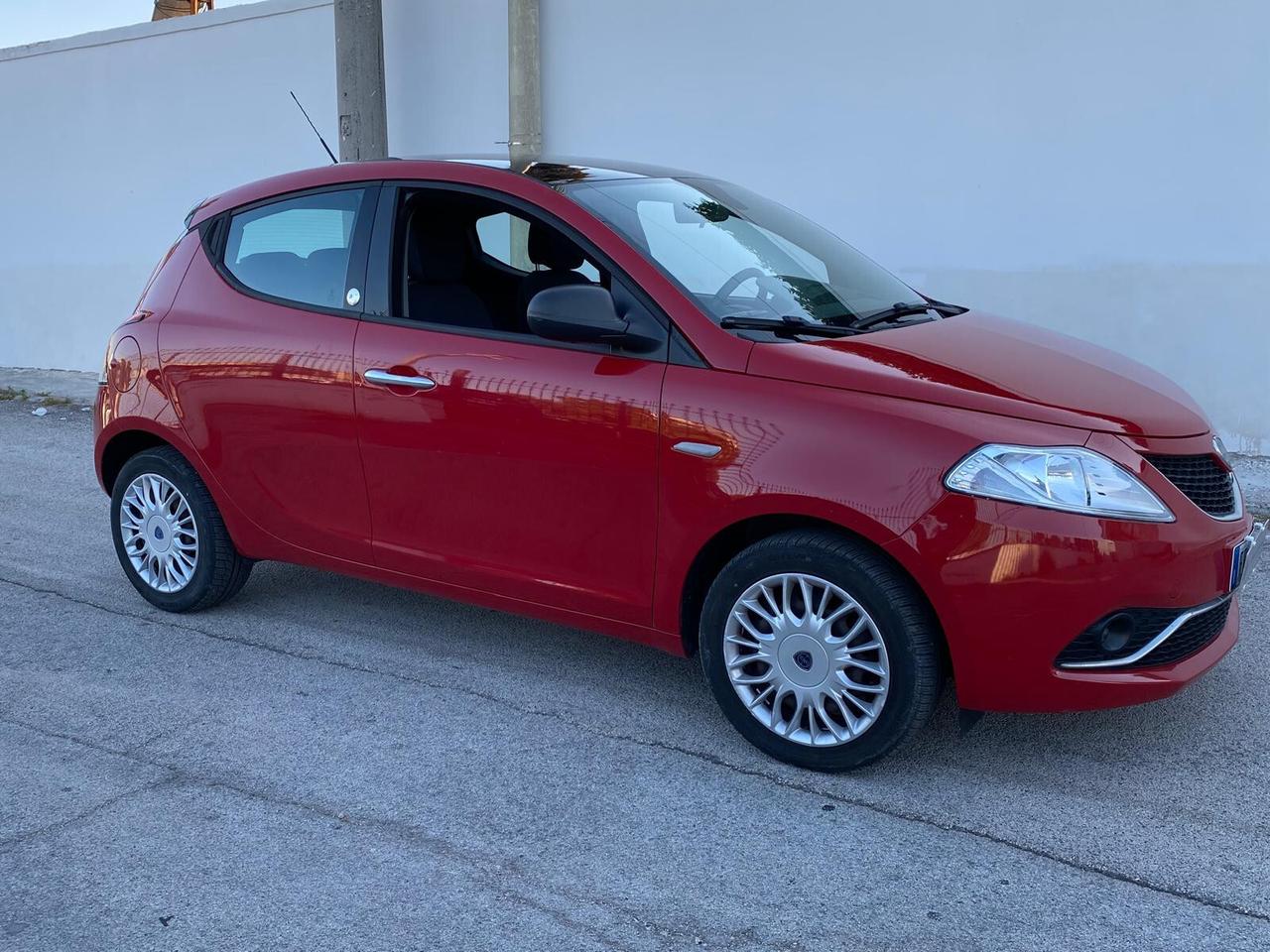 Lancia Ypsilon 1.2 69 CV GPL Ecochic Gold