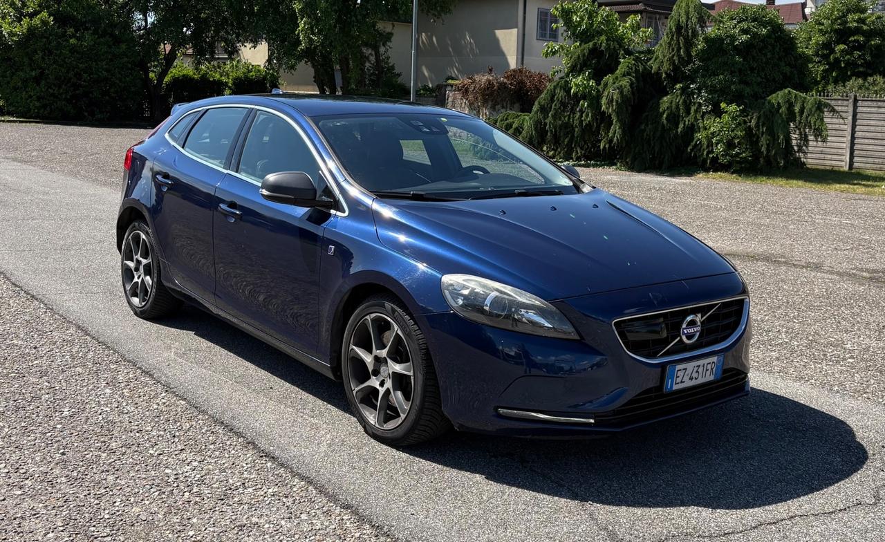 Volvo V40 D4 R-design Momentum Ocean 190cv EU6
