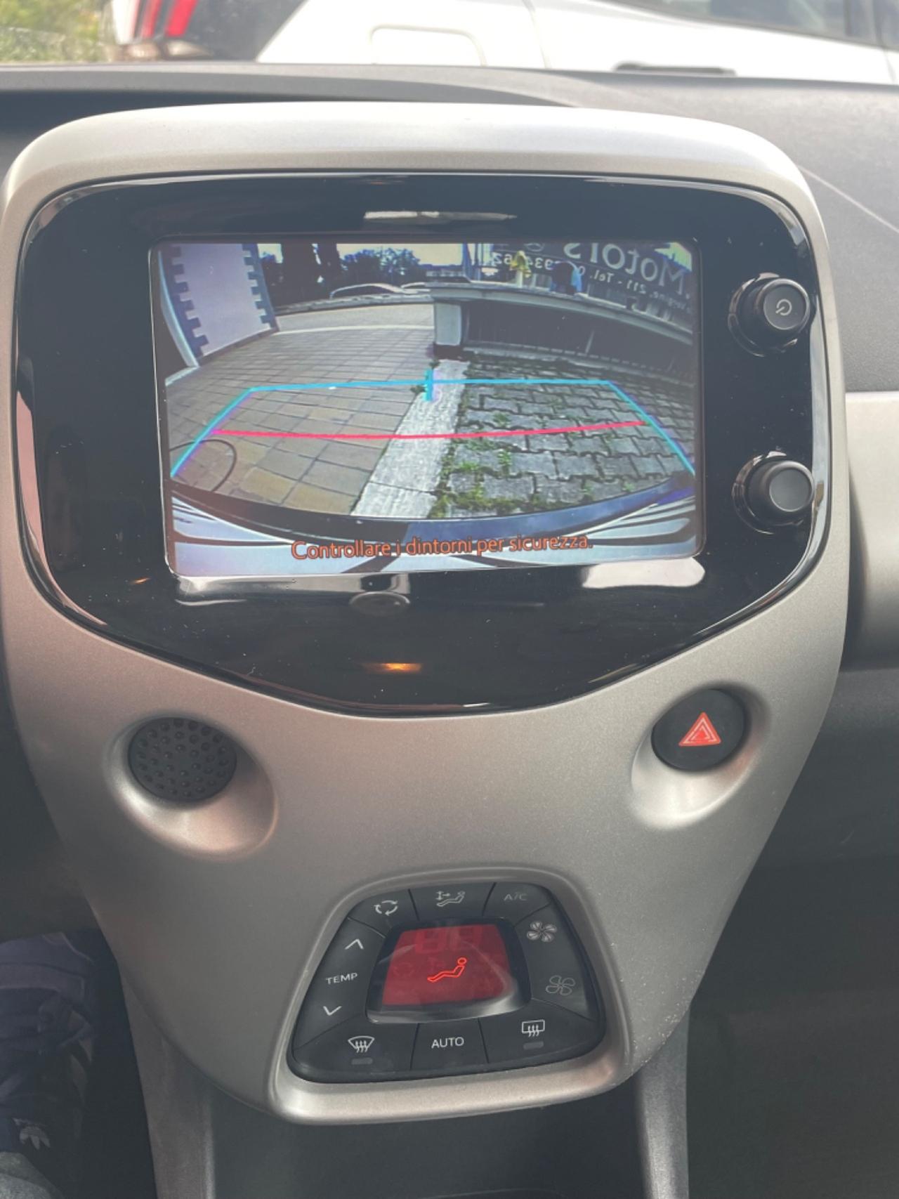 Toyota Aygo 1.0 VVT-i 69 CV 5 porte x-play TSS