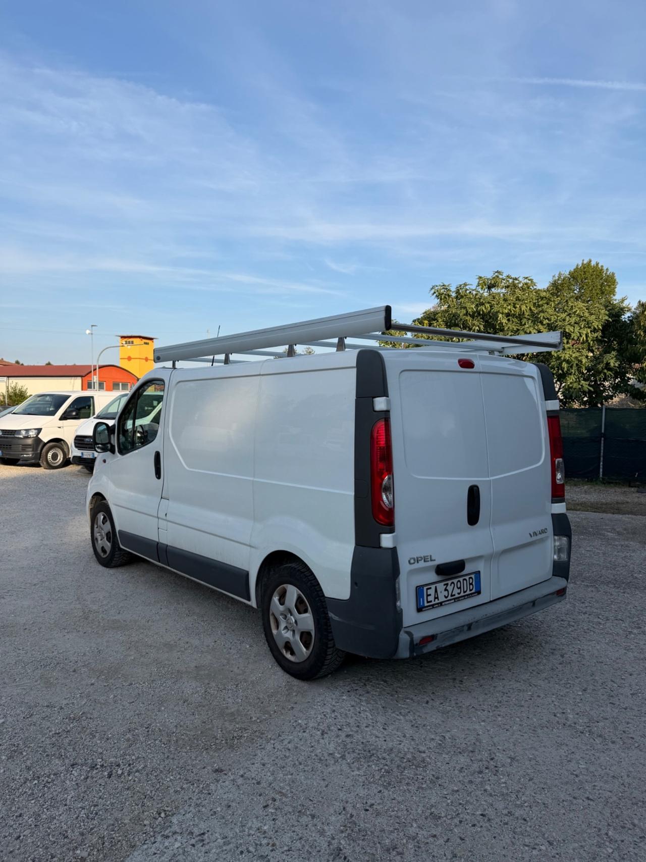 Opel VIVARO benzina
