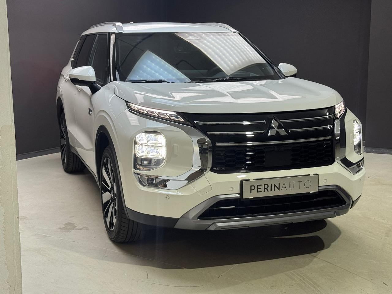 Mitsubishi Outlander 2.4 phev Intense con 8 Anni di Garanzia