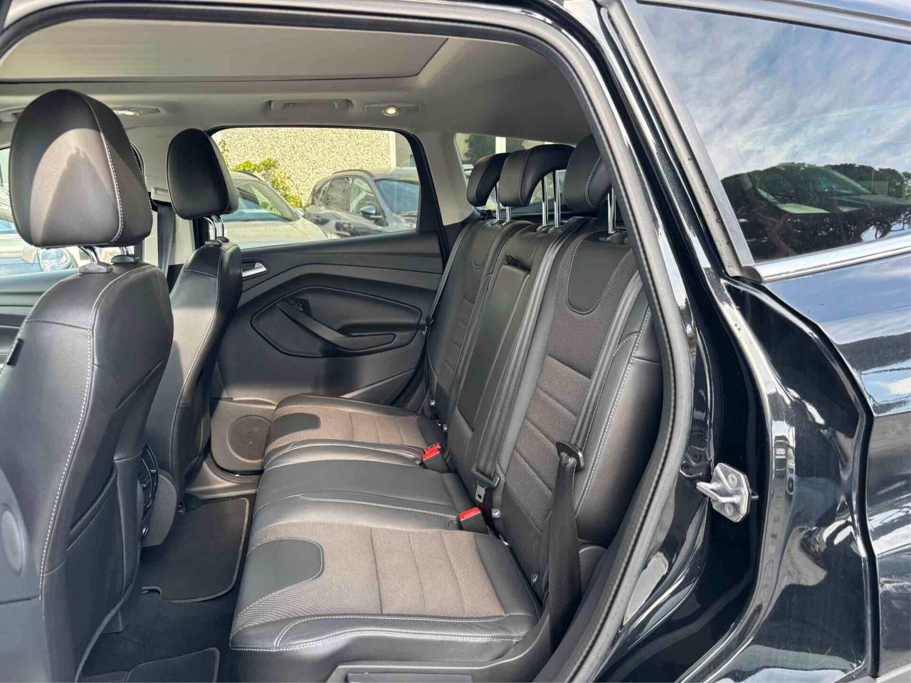Ford Kuga 2.0 TDCI 150 CV S&S 4WD Powershift Titanium