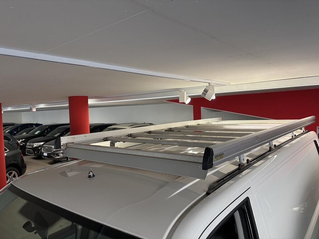 Volkswagen Transporter T5 2.0 TDI 4x4 lungo gancio