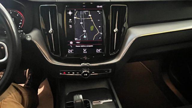 VOLVO XC60 B4 (d) AWD Geartronic Momentum