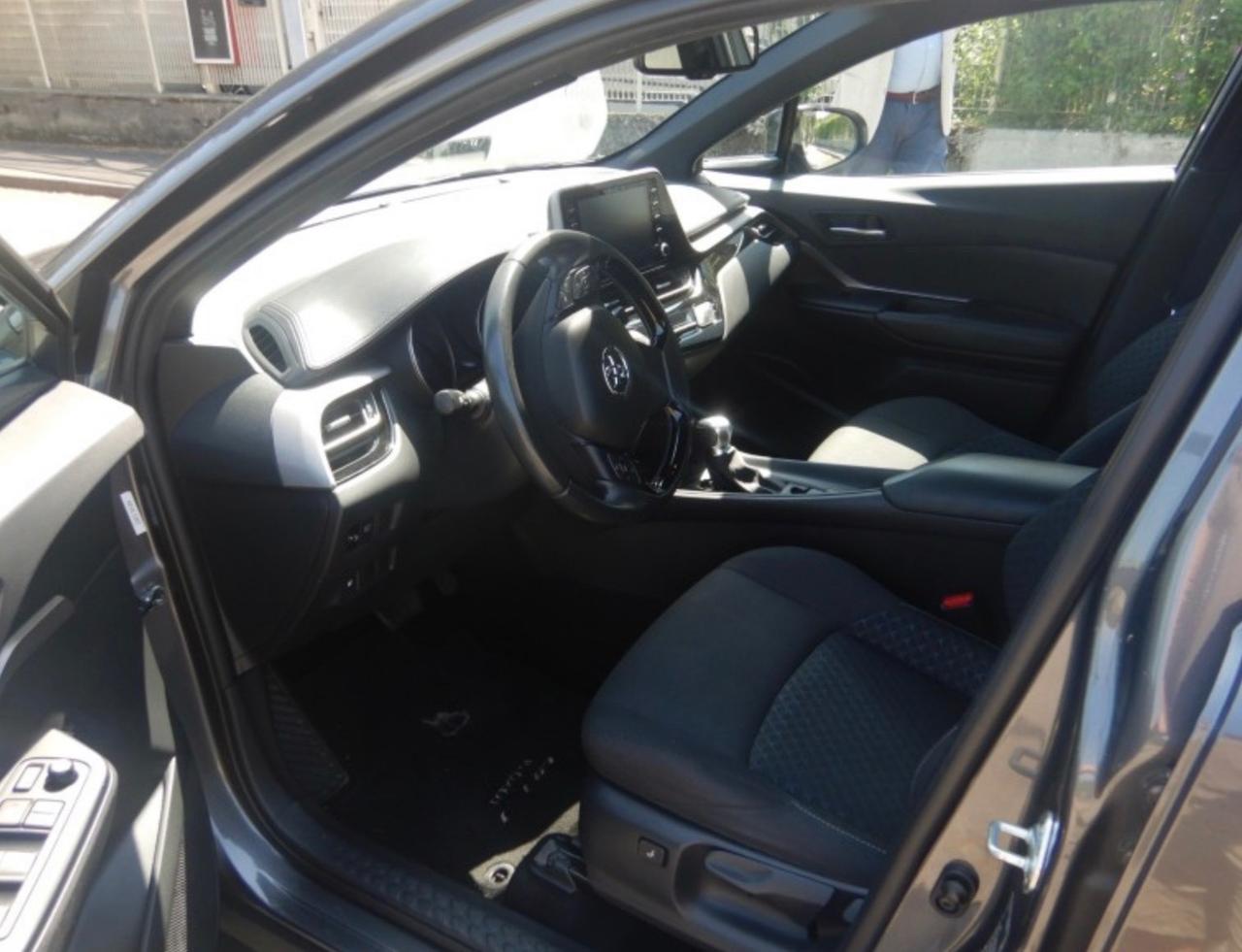 Toyota C-HR 1.8 Hybrid E-CVT Business