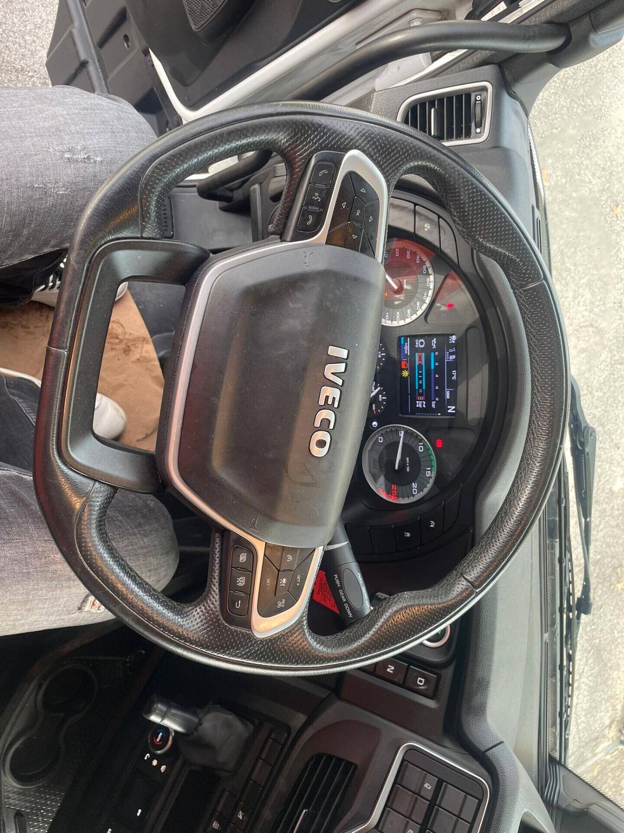 Iveco S-Way 490 (2 unità)