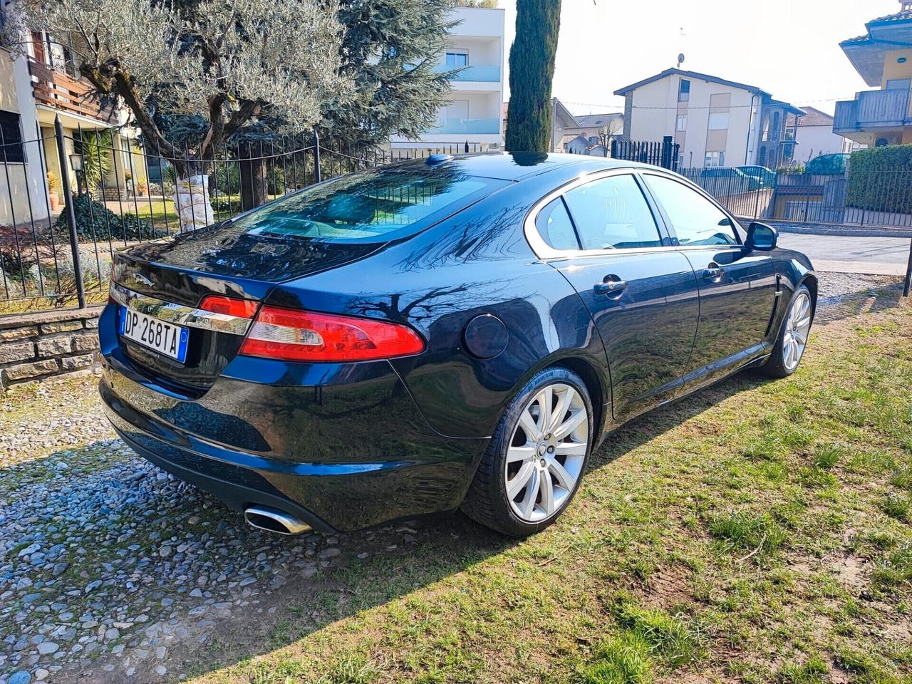 Jaguar XF 2.7D V6 luxury premium tetto panoramico