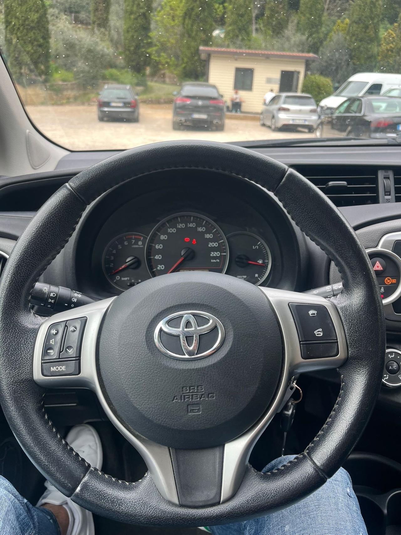 Toyota Yaris 1.0 Benzina - Neopatentati